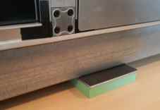 SE light series vibration isolator assembly